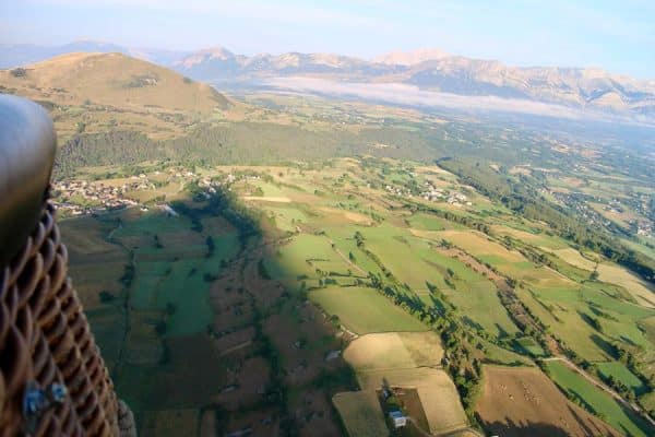 La chaine du Dévoluy, le puy de Manse, arrivée en vol sur Ancelle