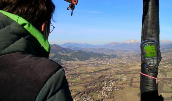 Le calme du vol en Montgolfière privé permet d'admirer à sa guise l'étendue de la région PACA